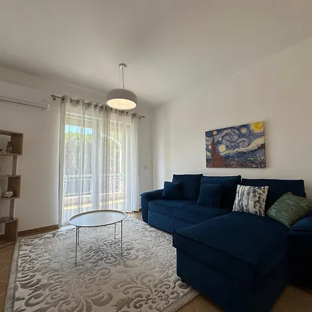 Joni's Twin غوليم